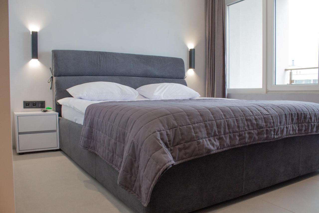 Level 24 - Sea & Sky View Apartment Одеса Екстериор снимка