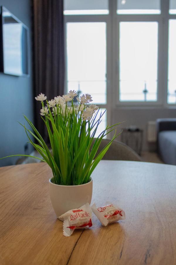 Level 24 - Sea & Sky View Apartment Одеса Екстериор снимка